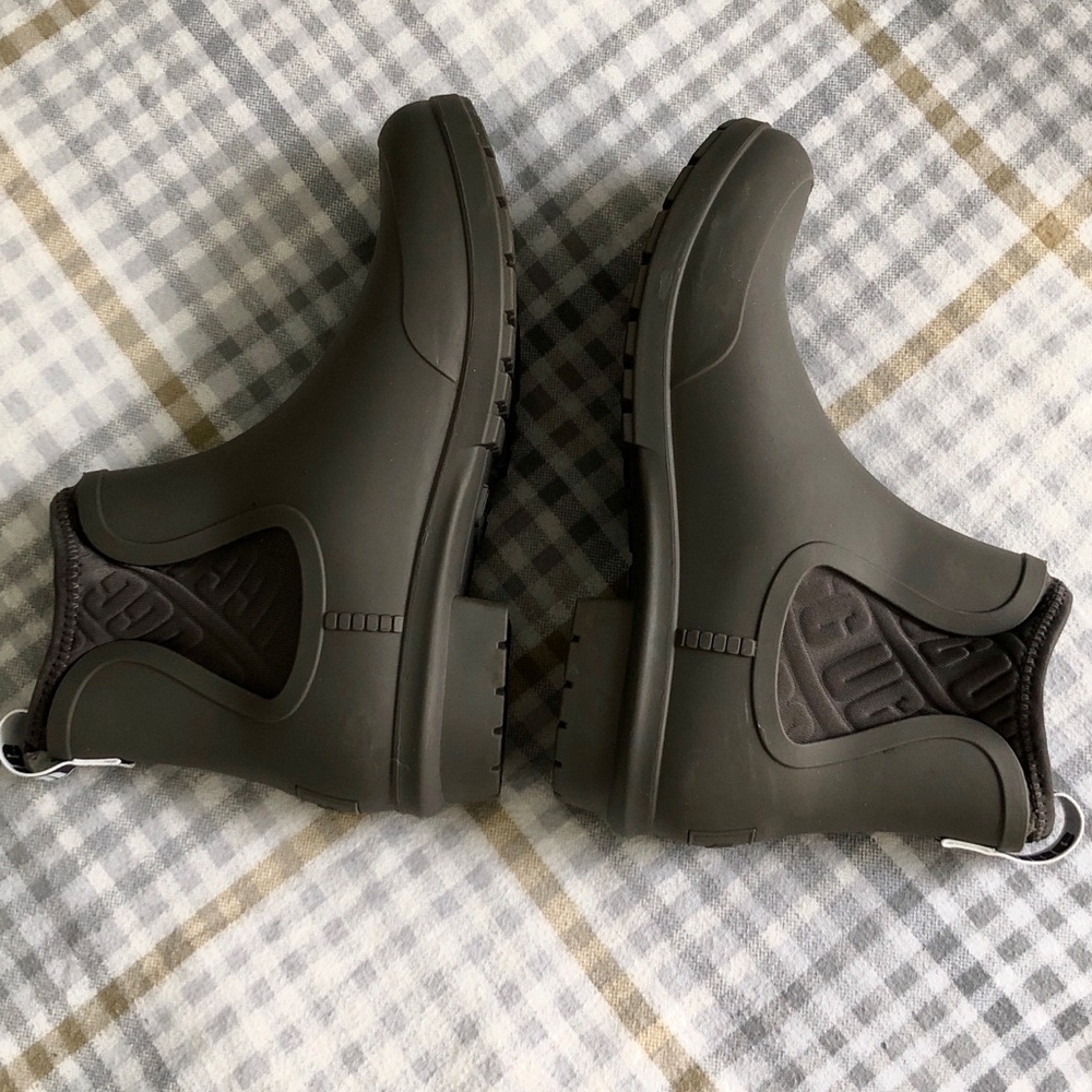 UGG WATERPROOF ANKLE BOOTS - Picture 12 of 14